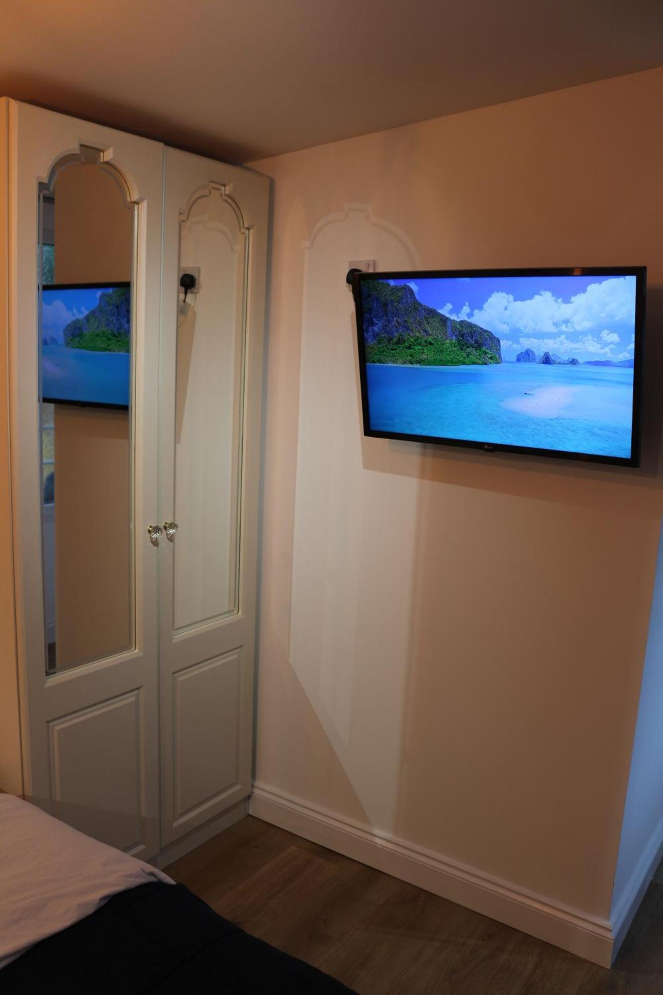 Cozy Garden Studio: Wizarding World Retreat Watford  Exterior photo